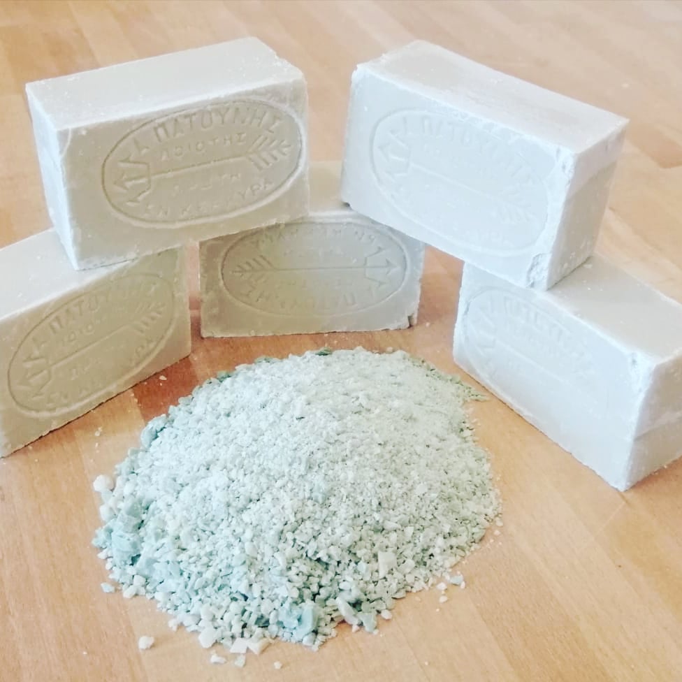 Flocons de savon pour nettoyants et détergents